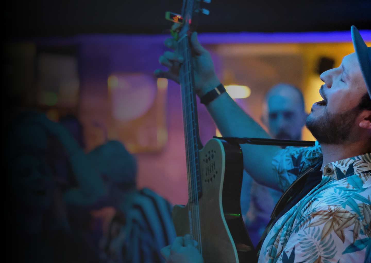 Tuto Tribe perform live at Harmony House live music bar and kitchen in Southampton.